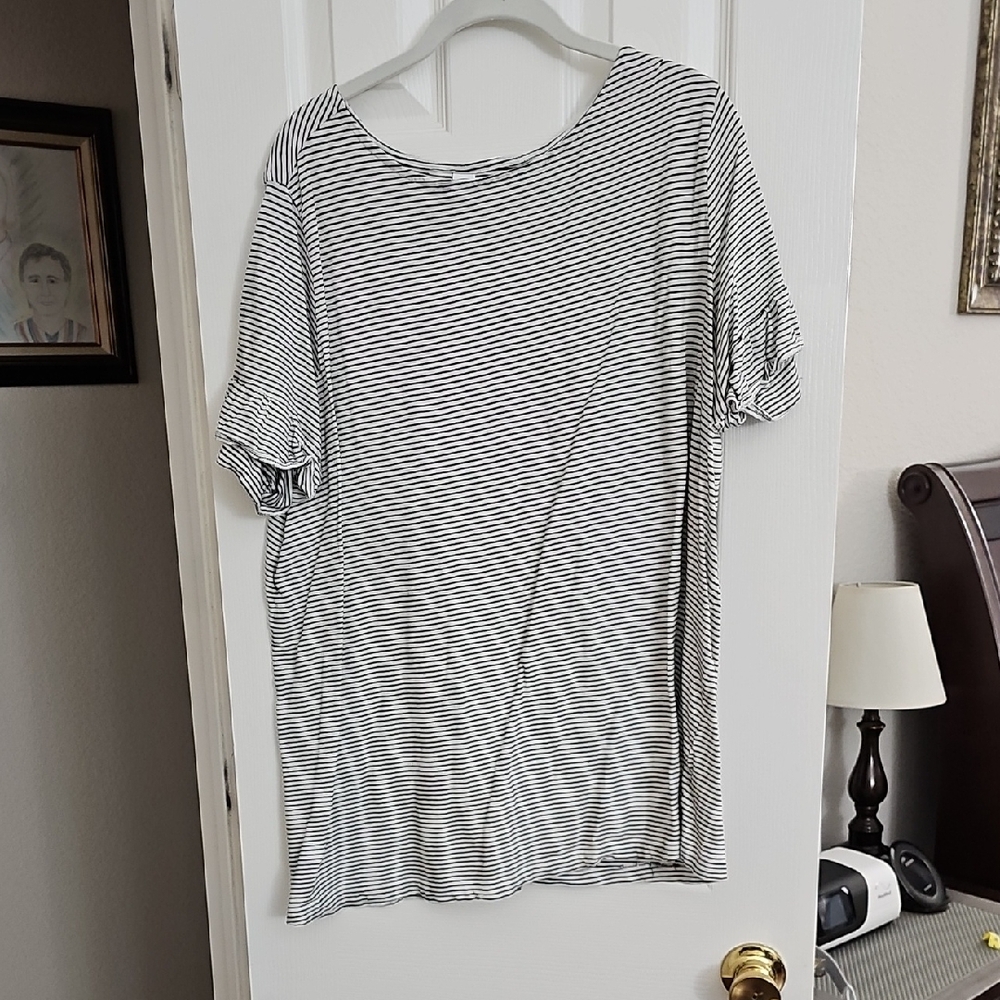 Striped Women's Top - Black and White